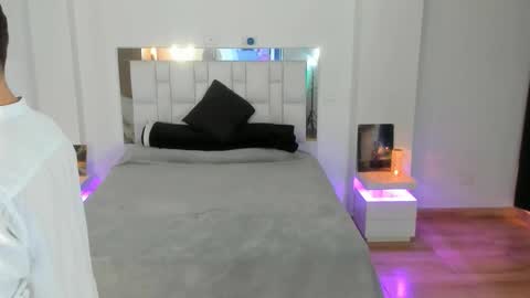 Snapshot of kendamian chatting on November 14, 2025, 4:06 pm kendamian online show from November 14, 2025, 4:06 pm