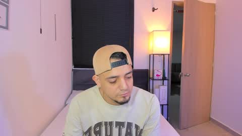 kendel_dimitri online show from April 3, 2026, 5:27 am