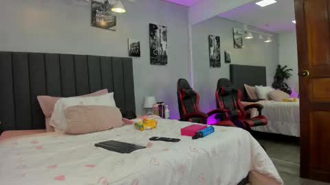 Kendra London online show from March 20, 2026, 11:26 am