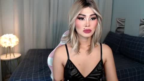 KENDRA online show from June 19, 2026, 11:30 pm