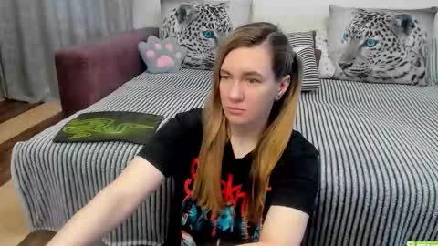 Kendra online show from April 17, 2026, 11:52 pm