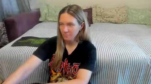 Snapshot of kendra_xx_ chatting on July 4, 2026, 11:44 pm Kendra online show from July 4, 2026, 11:44 pm