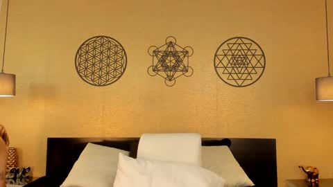 KENDRA online show from January 25, 2025, 1:32 am