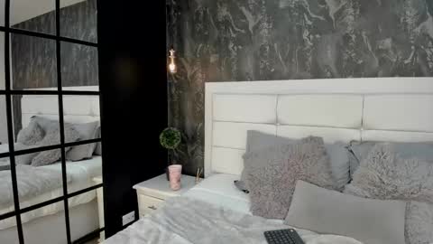 KENDRA online show from March 12, 2025, 9:03 pm