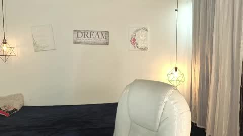 kendry_fox420_ online show from May 16, 2026, 9:13 pm