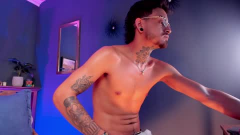 keneth_collins online show from May 31, 2026, 6:09 pm