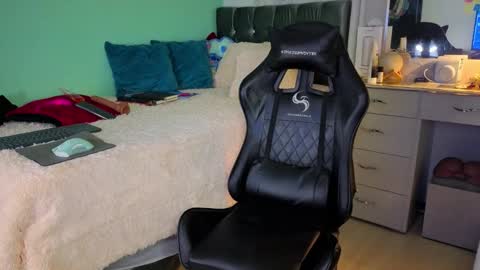 Chriss Morales online show from October 26, 2025, 12:05 am