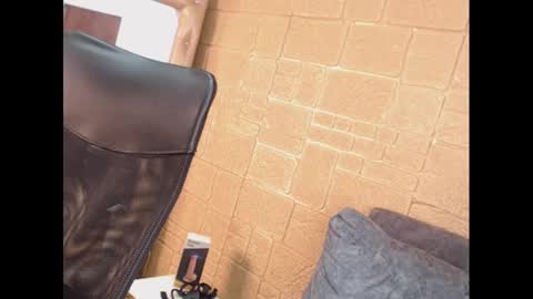 kenn_boy_ online show from January 28, 2025, 8:36 pm