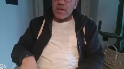 Snapshot of kermitgp3 chatting on February 9, 2026, 7:34 am Anton online show from February 9, 2026, 7:34 am