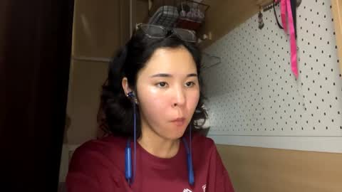 Jenny  online show from May 15, 2026, 9:27 am