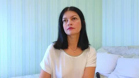 Catherine online show from November 17, 2025, 8:42 am