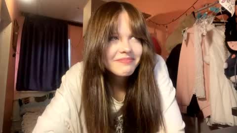 Lina online show from April 16, 2026, 6:36 am