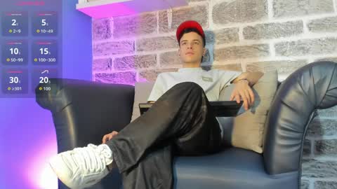 Snapshot of kevinn_blue chatting on May 22, 2026, 9:31 pm Sexy Hot Kevin online show from May 22, 2026, 9:31 pm
