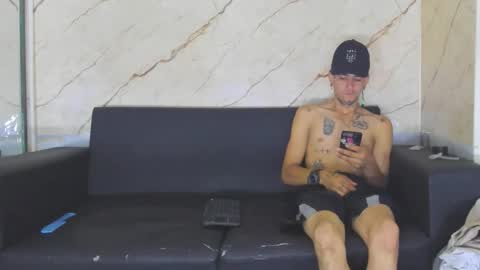 kevinperlas_ online show from November 21, 2025, 9:13 pm