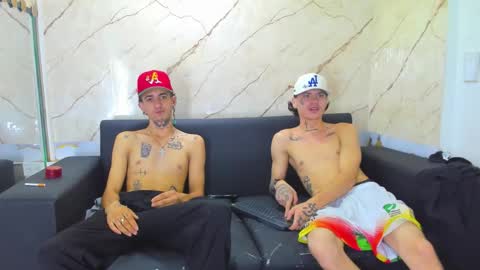 kevinperlas_ online show from November 27, 2025, 8:22 pm