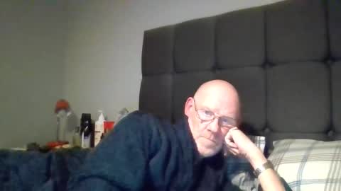 kevlooking4sez online show from November 29, 2025, 12:35 am