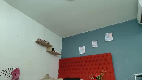 Keyla  online show from September 10, 2025, 11:54 am