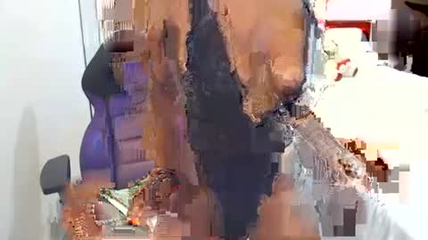 Sandy Saenz online show from November 25, 2025, 11:32 am