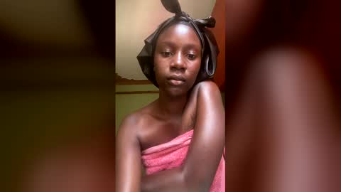 Snapshot of kezrinah16 chatting on April 10, 2026, 10:53 am Kezrinah16 online show from April 10, 2026, 10:53 am