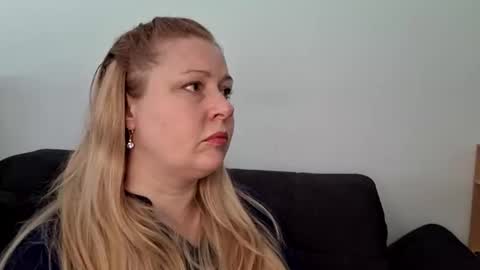 khaleesi0890 online show from November 12, 2025, 10:04 am