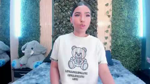 khateandersson online show from December 22, 2025, 8:50 pm