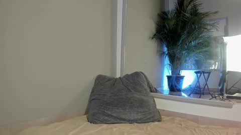 Kathe Hot online show from March 2, 2026, 9:10 pm