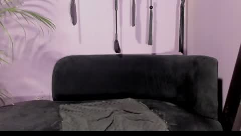 Kathe Hot online show from April 21, 2026, 1:42 am