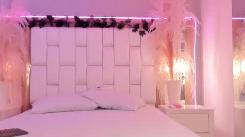 Snapshot of khathieebelle chatting on April 15, 2026, 7:58 pm Khathiee online show from April 15, 2026, 7:58 pm