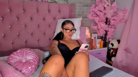 Khelany Isyy  online show from September 14, 2025, 1:43 pm