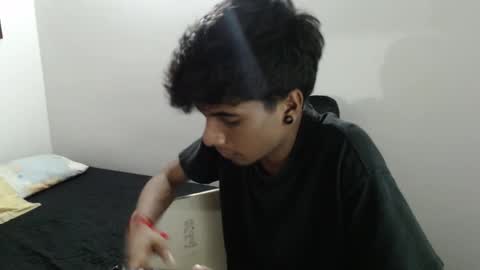 khevinlopezonig online show from February 13, 2025, 2:34 am