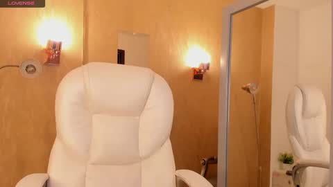 Khloe online show from February 13, 2025, 5:01 pm