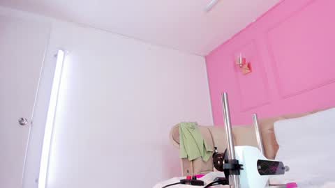 Khloe online show from January 13, 2025, 10:47 am