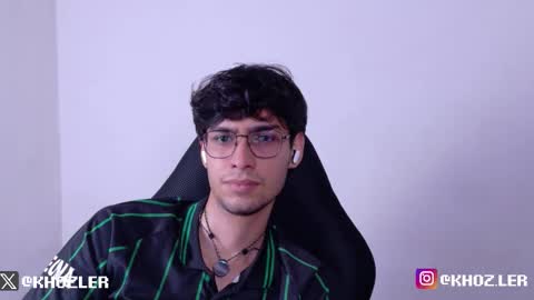 khozler_ online show from February 11, 2026, 2:49 am