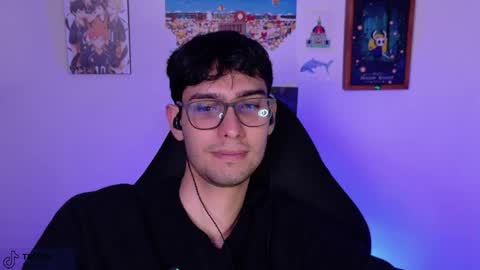 khozler_ online show from June 10, 2026, 2:12 am