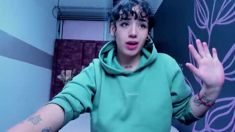 KIARA FOX online show from March 15, 2026, 10:43 am