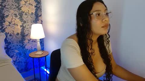 Snapshot of kiara_mare chatting on February 25, 2026, 12:20 am Mar online show from February 25, 2026, 12:20 am