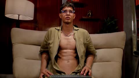 Kiara online show from March 14, 2026, 9:59 am