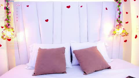 kiarha  online show from February 28, 2025, 3:37 am