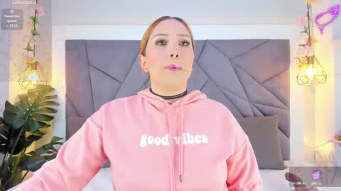 kiarha  online show from September 10, 2025, 11:21 am