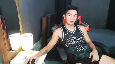 Snapshot of kiel_asianboy chatting on June 5, 2026, 9:31 pm EJ online show from June 5, 2026, 9:31 pm