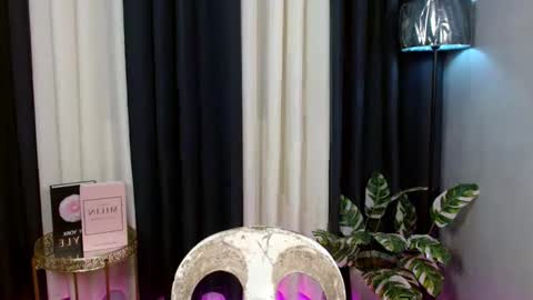 Snapshot of kiethmadison_miller chatting on September 30, 2025, 6:40 am Im Mia online show from September 30, 2025, 6:40 am