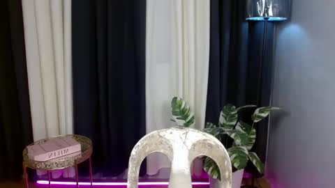 Snapshot of kiethmadison_miller chatting on October 12, 2025, 11:09 am Im Mia online show from October 12, 2025, 11:09 am