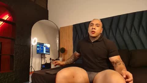 Snapshot of kiing_magic chatting on February 15, 2026, 1:46 am kiing magic online show from February 15, 2026, 1:46 am