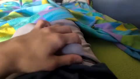 kike572183 online show from April 18, 2026, 9:35 am