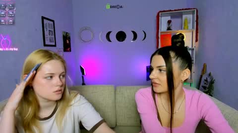kiki_swan online show from May 16, 2026, 7:12 pm