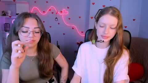 kiki_swan online show from May 25, 2026, 5:46 am