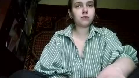 kikibang_ online show from February 12, 2026, 8:31 am