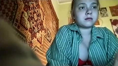kikibang_ online show from April 29, 2026, 7:31 pm
