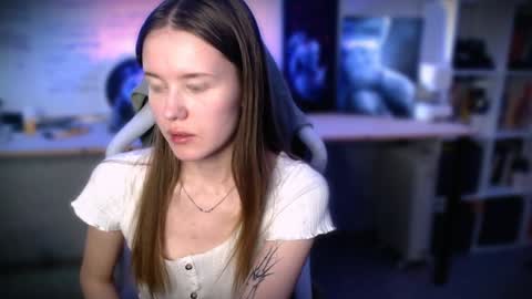 Mika and Miranda online show from December 8, 2024, 11:08 pm