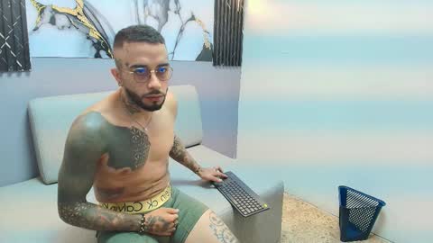 kile online show from October 31, 2025, 10:44 pm